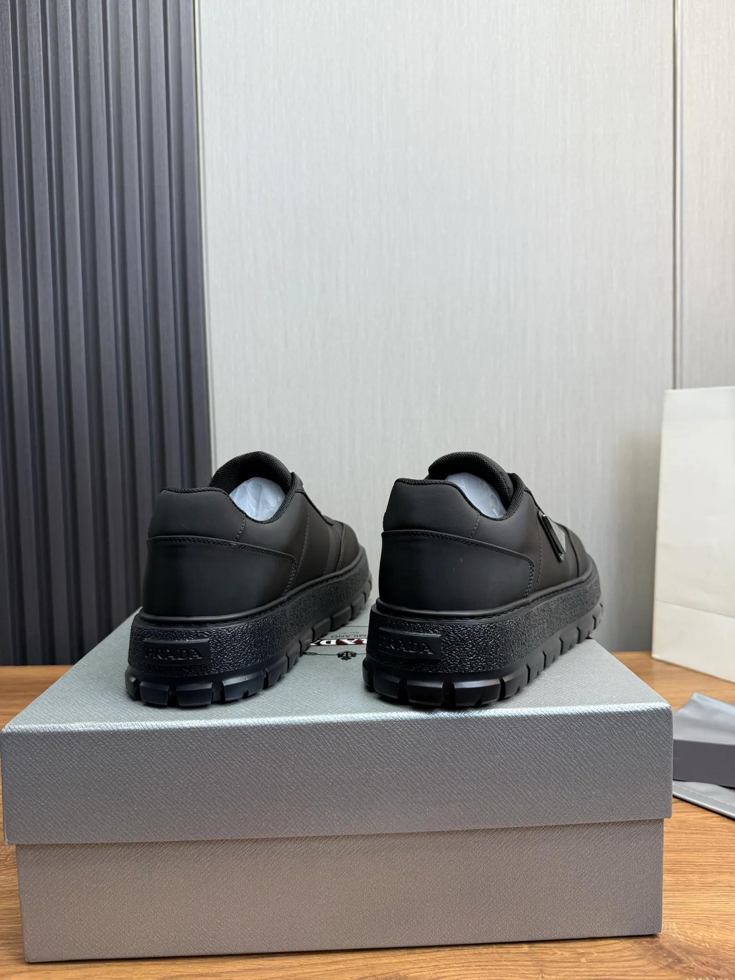 Men's shoes 💰560💰 [PRADA] Popular men's shoes shipped 👏Official website synchronized ⬆️Original imported waterproof fabric + cowhide lining, 1⃣️:1⃣️reproduction, original sole, 38-45 (45. Customized, non-refundable)